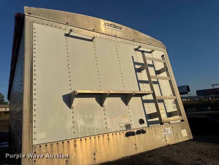 image for item DO2286 1996 Wilson DWH-400C grain trailer