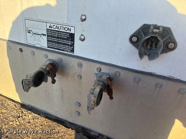 image for item DO2286 1996 Wilson DWH-400C grain trailer