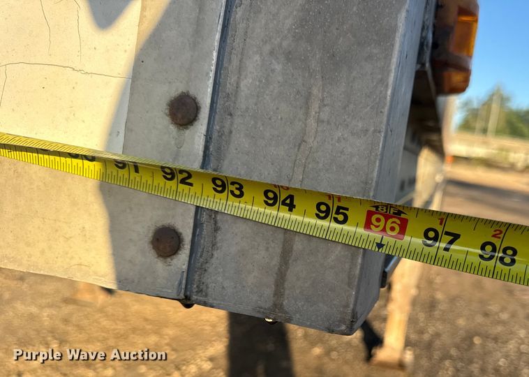 image for item DO2286 1996 Wilson DWH-400C grain trailer