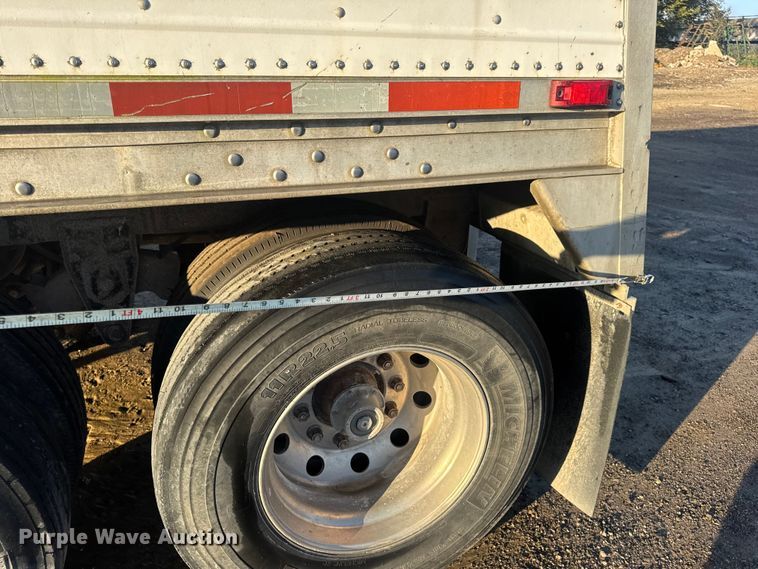 image for item DO2286 1996 Wilson DWH-400C grain trailer