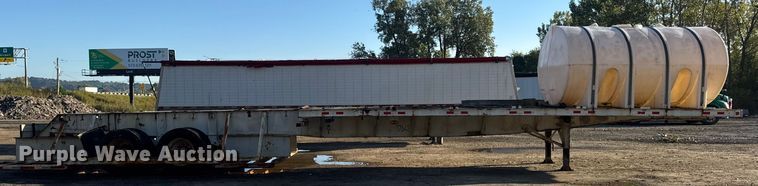 image for item DO2287 1995 Clark CDFBT sprayer trailer