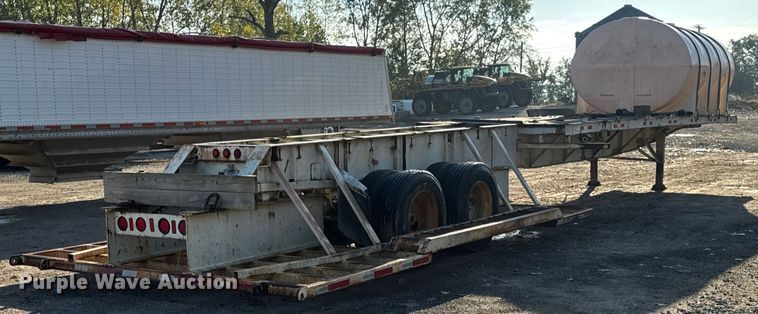 image for item DO2287 1995 Clark CDFBT sprayer trailer