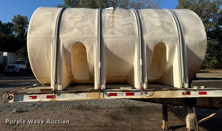 image for item DO2287 1995 Clark CDFBT sprayer trailer