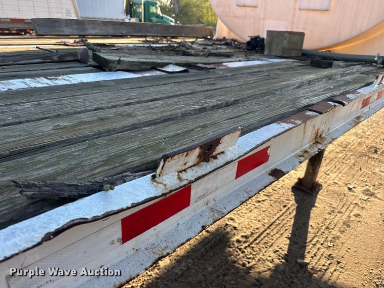 image for item DO2287 1995 Clark CDFBT sprayer trailer