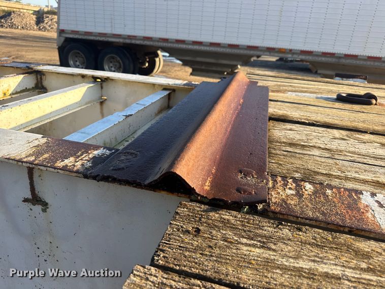 image for item DO2287 1995 Clark CDFBT sprayer trailer