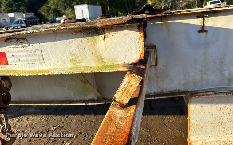 image for item DO2287 1995 Clark CDFBT sprayer trailer