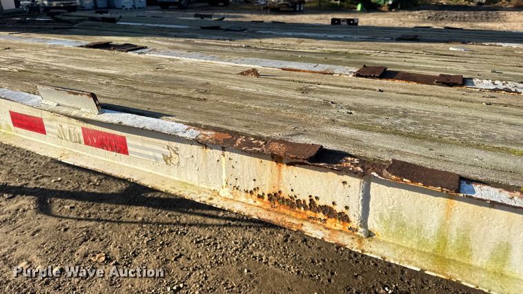 image for item DO2287 1995 Clark CDFBT sprayer trailer