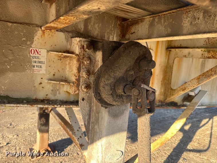 image for item DO2287 1995 Clark CDFBT sprayer trailer