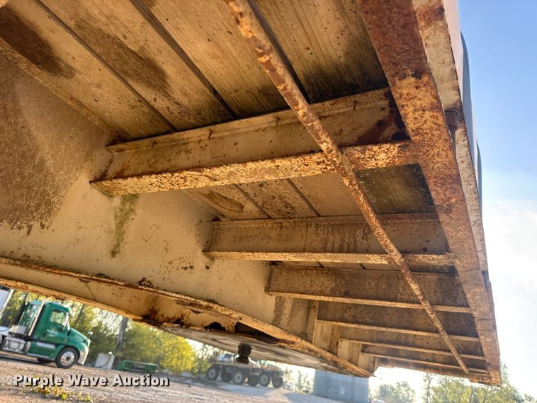 image for item DO2287 1995 Clark CDFBT sprayer trailer