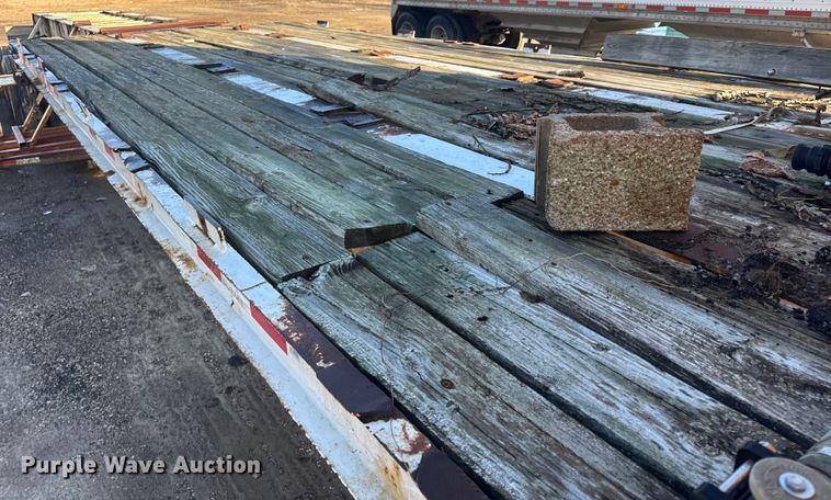 image for item DO2287 1995 Clark CDFBT sprayer trailer