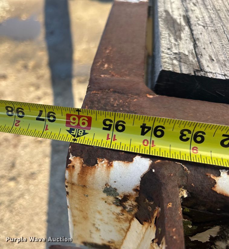 image for item DO2287 1995 Clark CDFBT sprayer trailer