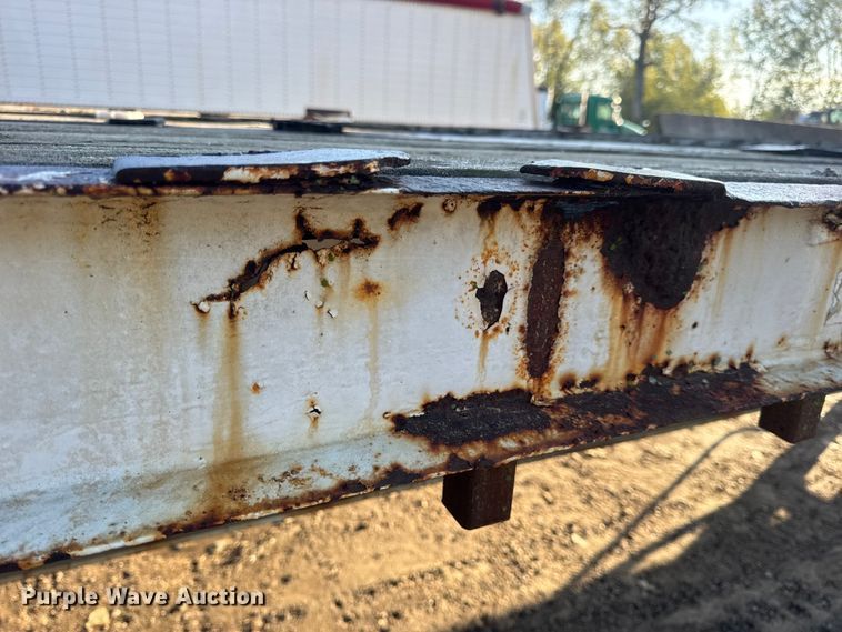 image for item DO2287 1995 Clark CDFBT sprayer trailer