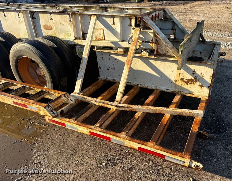 image for item DO2287 1995 Clark CDFBT sprayer trailer
