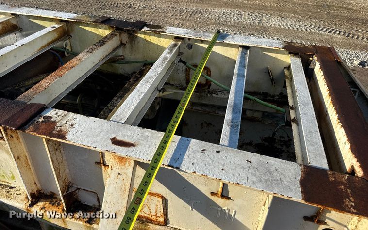 image for item DO2287 1995 Clark CDFBT sprayer trailer