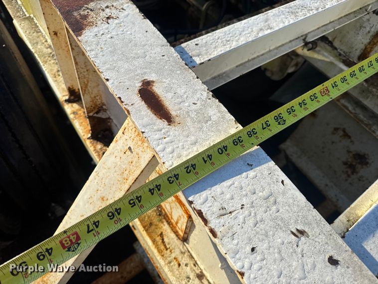 image for item DO2287 1995 Clark CDFBT sprayer trailer