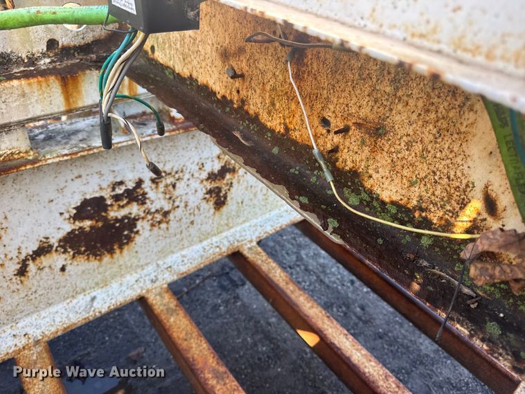 image for item DO2287 1995 Clark CDFBT sprayer trailer