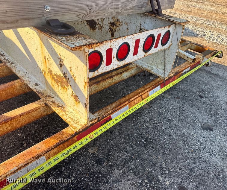 image for item DO2287 1995 Clark CDFBT sprayer trailer