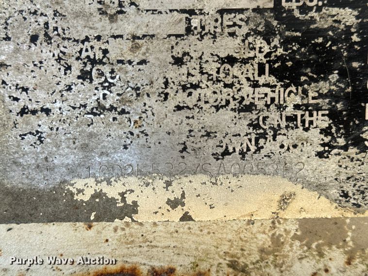 image for item DO2287 1995 Clark CDFBT sprayer trailer