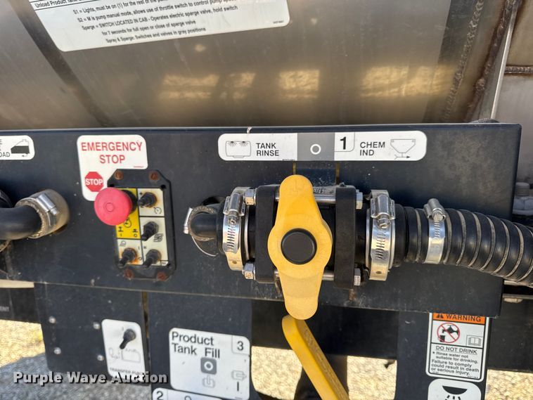 image for item DO2302 2013 Case Patriot 3330 sprayer