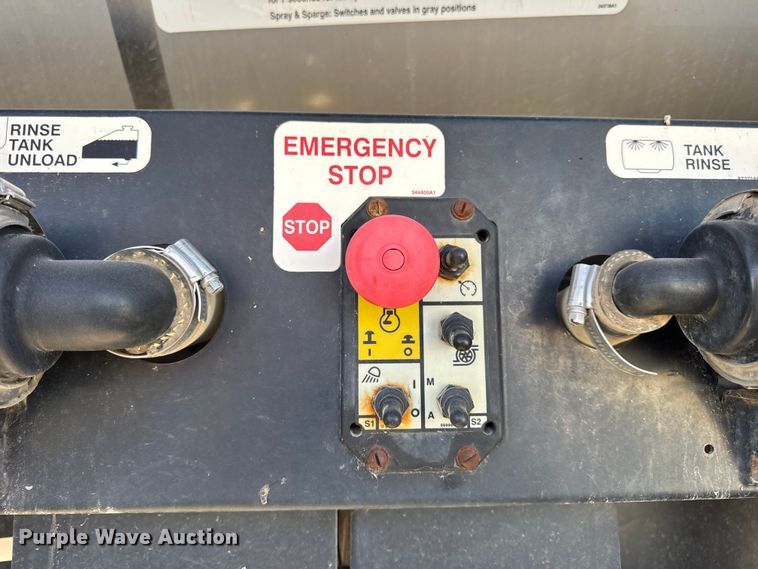 image for item DO2302 2013 Case Patriot 3330 sprayer