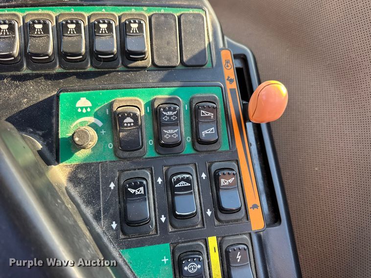 image for item DO2302 2013 Case Patriot 3330 sprayer