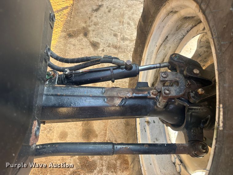 image for item DO2307 2003 New Holland TM130 MFWD tractor