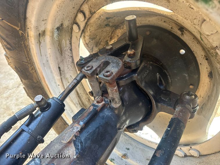 image for item DO2307 2003 New Holland TM130 MFWD tractor