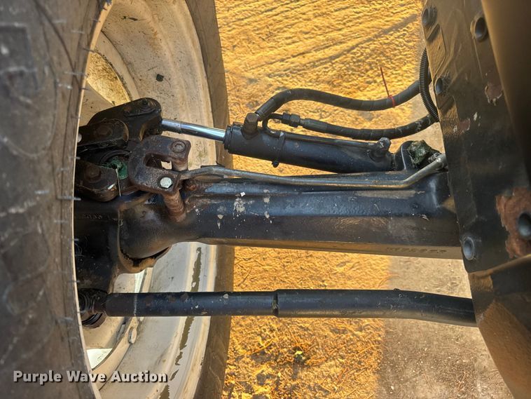 image for item DO2307 2003 New Holland TM130 MFWD tractor