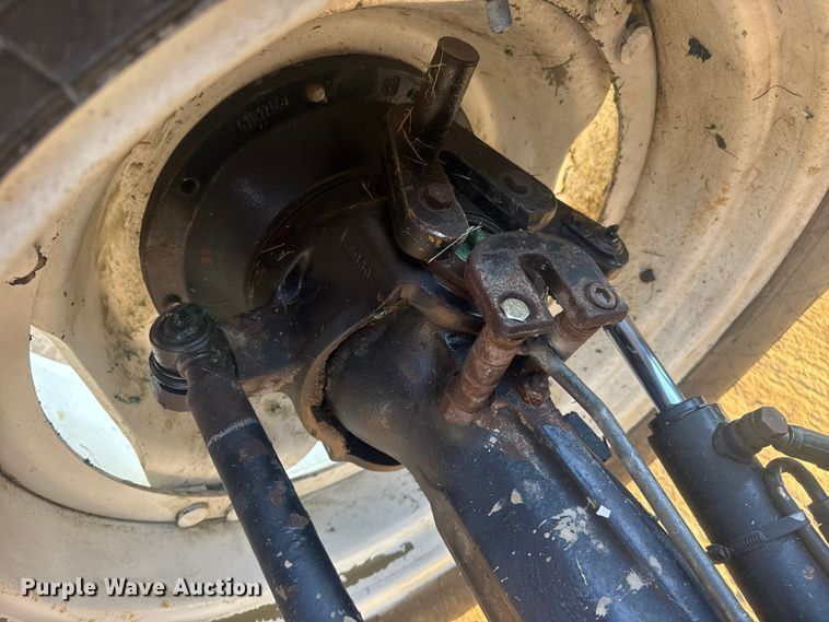 image for item DO2307 2003 New Holland TM130 MFWD tractor