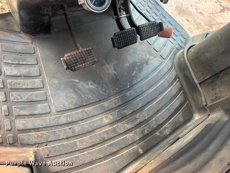 image for item DO2307 2003 New Holland TM130 MFWD tractor