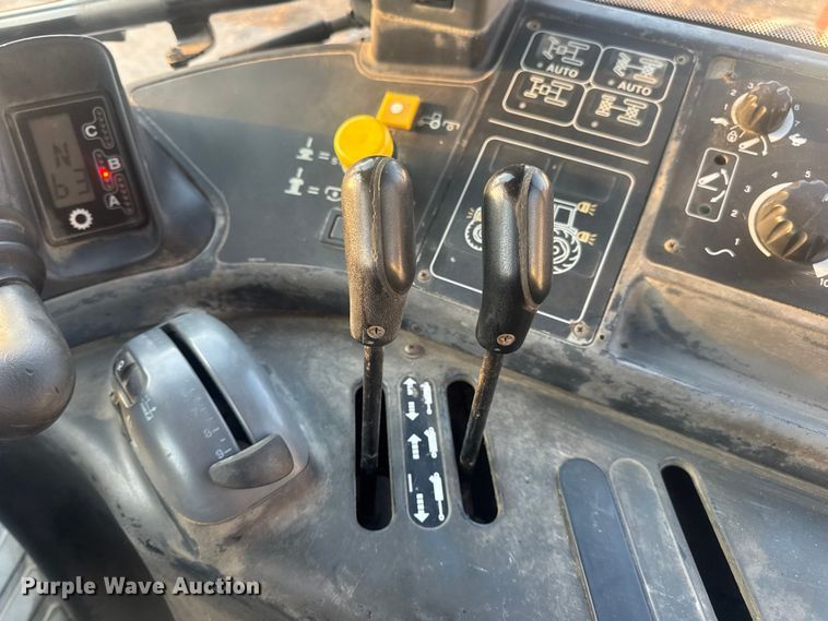 image for item DO2307 2003 New Holland TM130 MFWD tractor