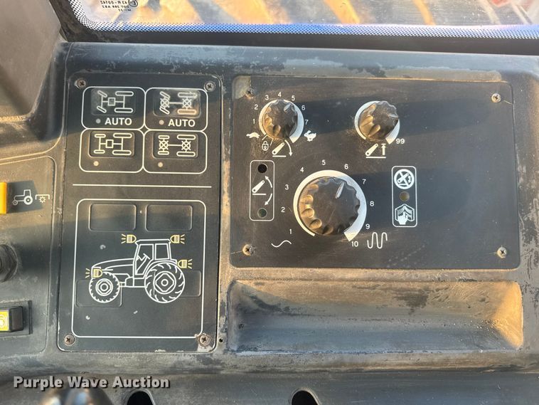 image for item DO2307 2003 New Holland TM130 MFWD tractor