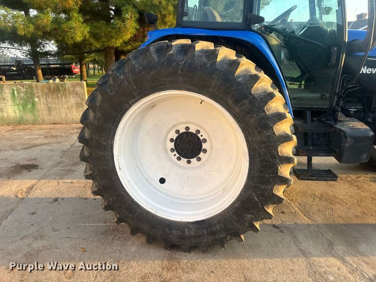 image for item DO2307 2003 New Holland TM130 MFWD tractor
