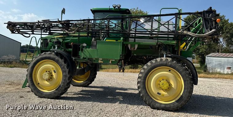 image for item DO2366 2012 John Deere 4730 sprayer