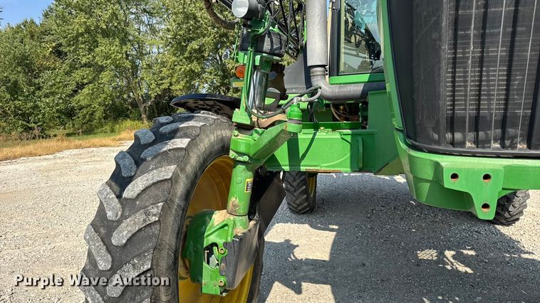 image for item DO2366 2012 John Deere 4730 sprayer