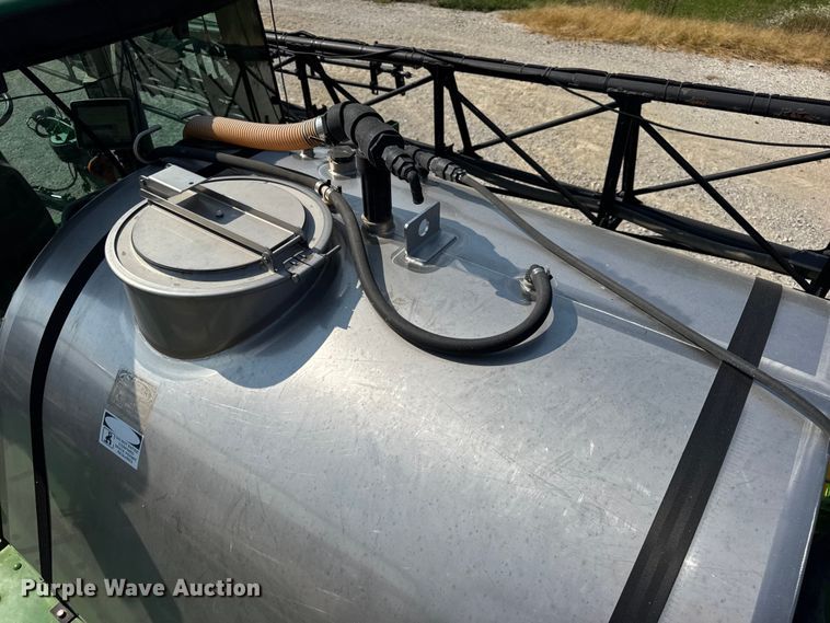 image for item DO2366 2012 John Deere 4730 sprayer