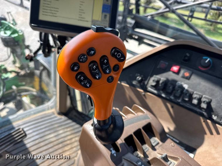 image for item DO2366 2012 John Deere 4730 sprayer