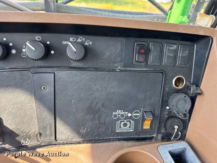 image for item DO2366 2012 John Deere 4730 sprayer