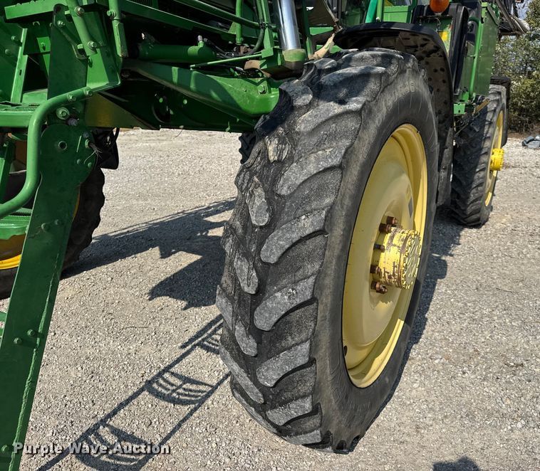 image for item DO2366 2012 John Deere 4730 sprayer