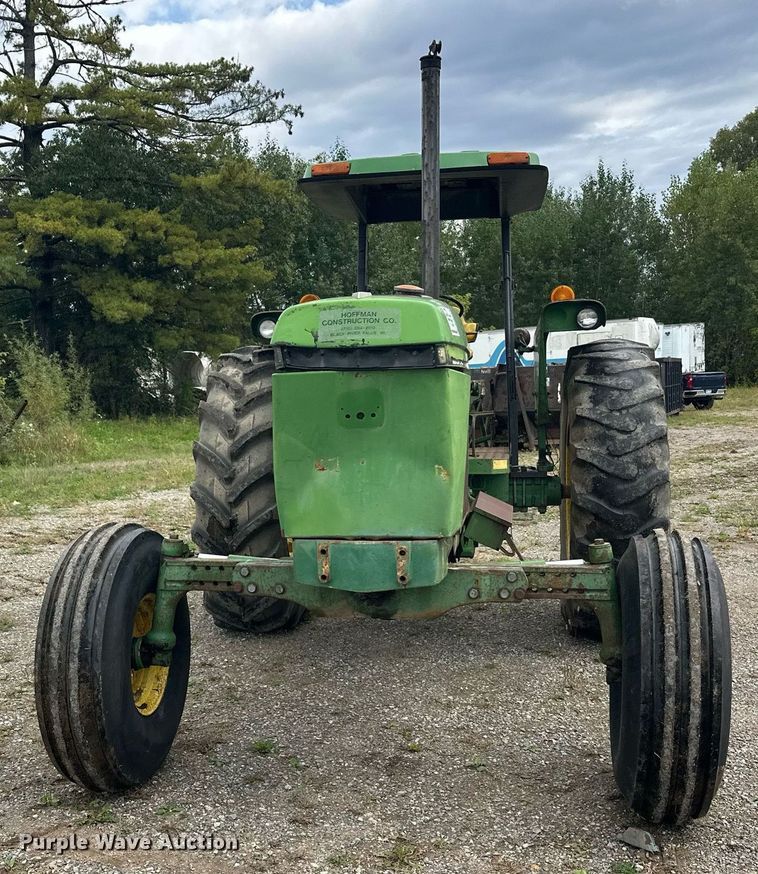 image for item DT6401 1983 John Deere 2950 tractor