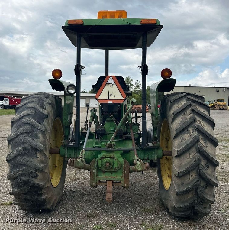 image for item DT6401 1983 John Deere 2950 tractor