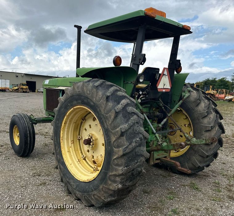 image for item DT6401 1983 John Deere 2950 tractor