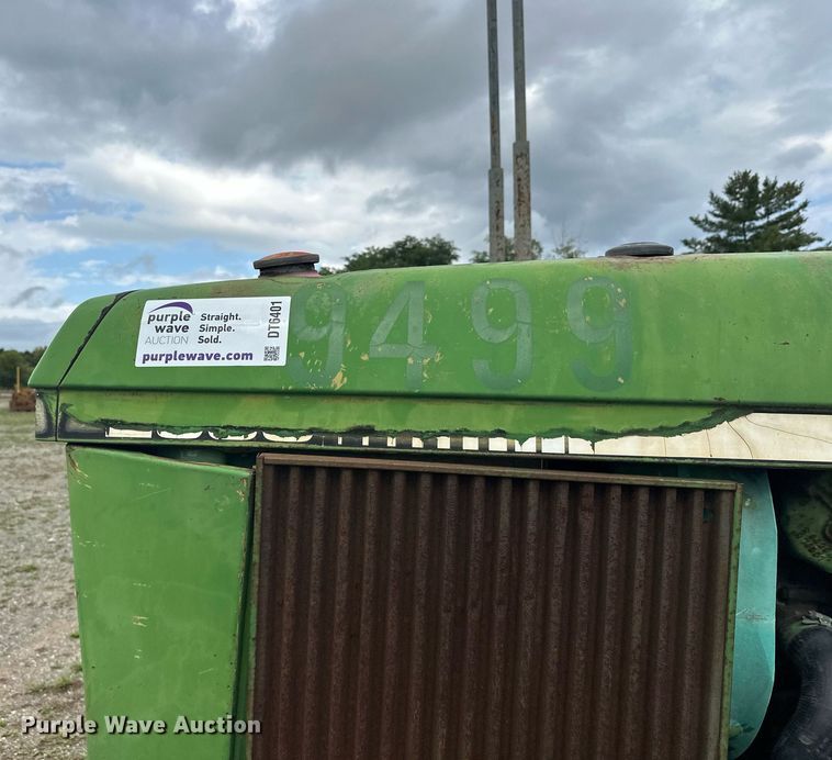 image for item DT6401 1983 John Deere 2950 tractor