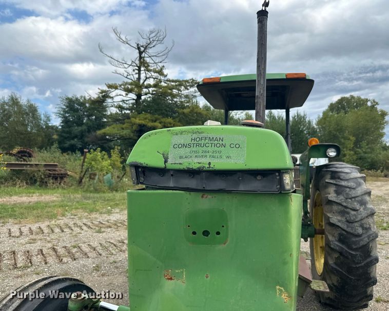 image for item DT6401 1983 John Deere 2950 tractor