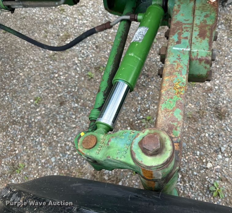 image for item DT6401 1983 John Deere 2950 tractor