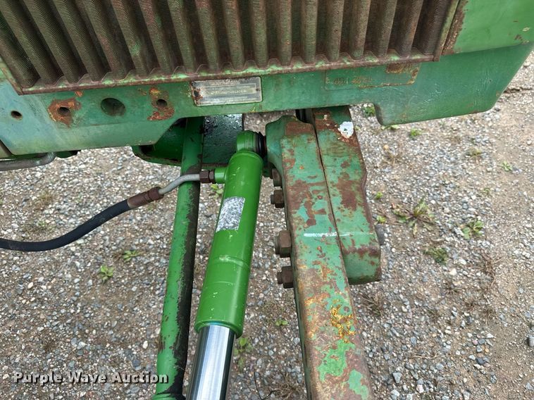 image for item DT6401 1983 John Deere 2950 tractor