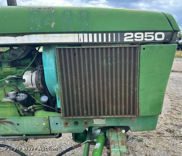 image for item DT6401 1983 John Deere 2950 tractor