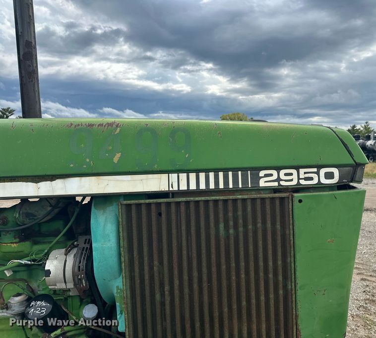 image for item DT6401 1983 John Deere 2950 tractor
