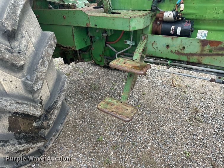 image for item DT6401 1983 John Deere 2950 tractor