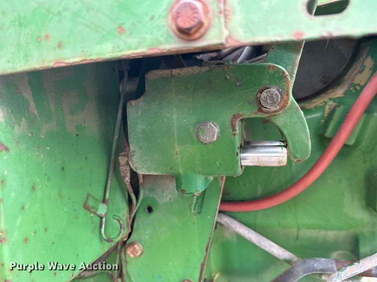 image for item DT6401 1983 John Deere 2950 tractor